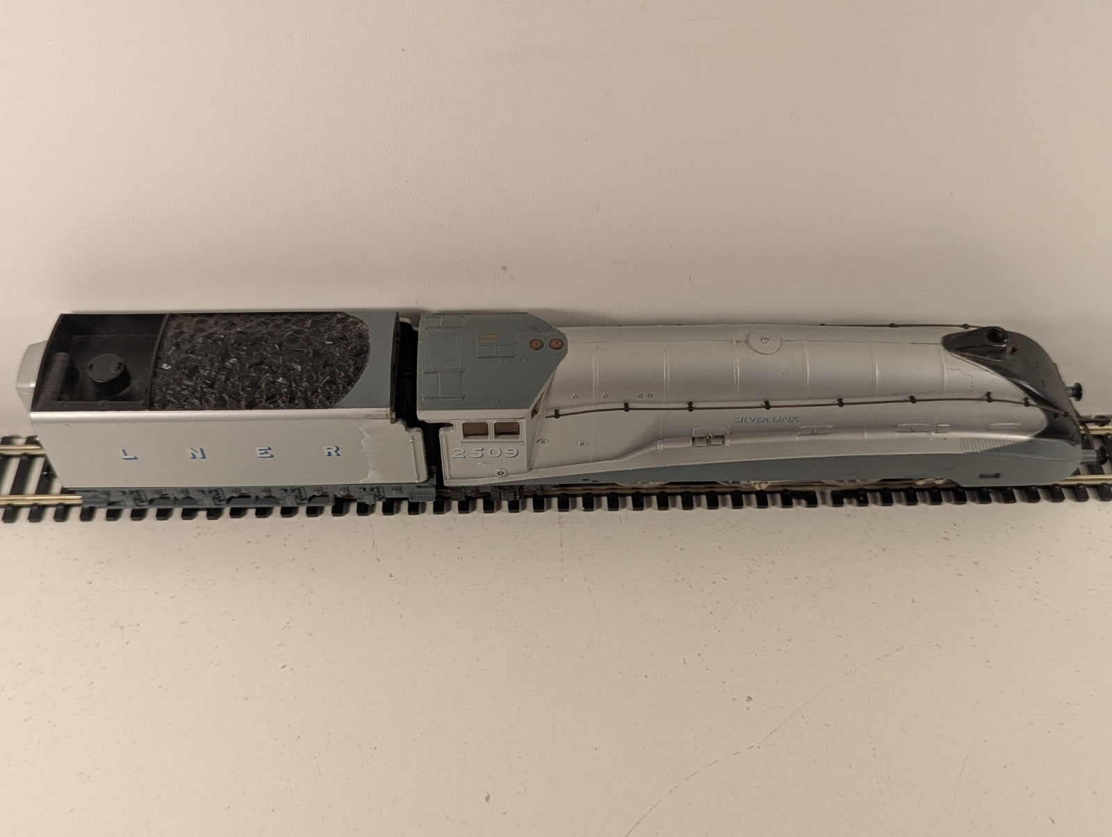 Hornby LNER Class A4 4-6-2 No.2509 "Silver Link" OO Gauge