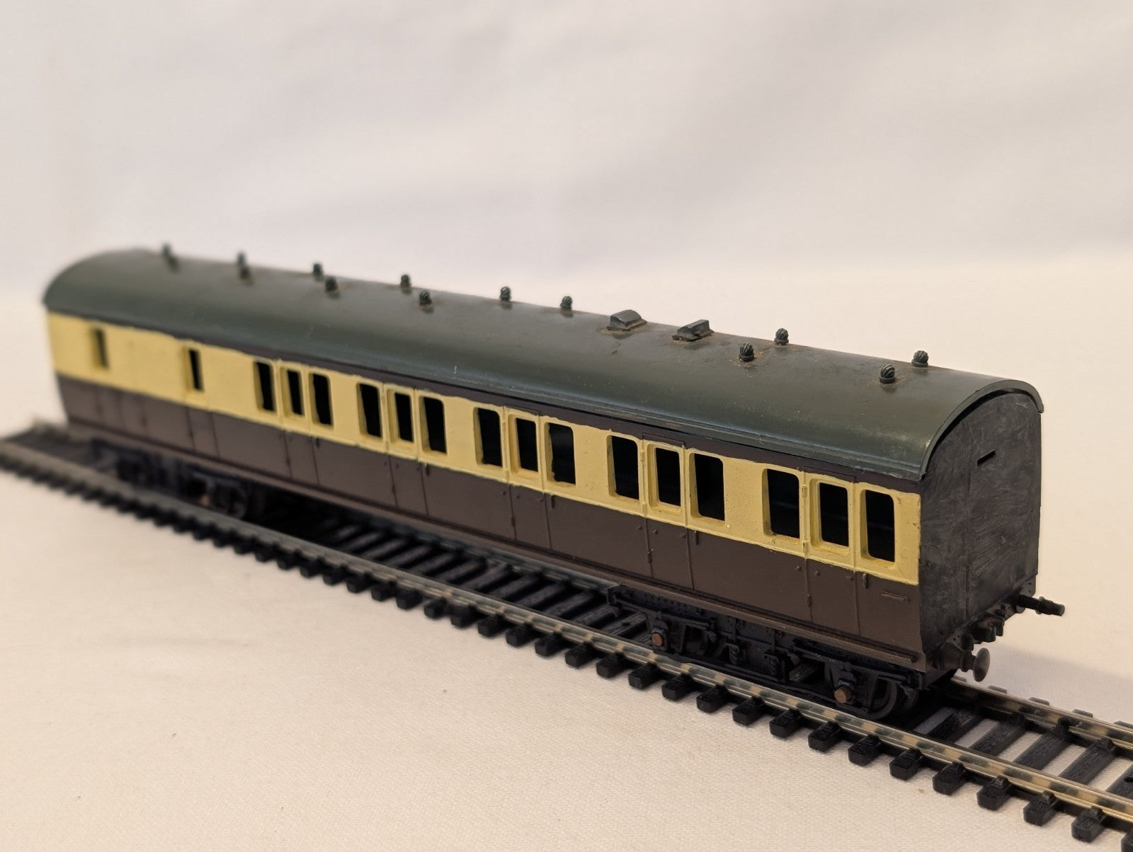 Triang Repainted GWR Suburban Brake Coach