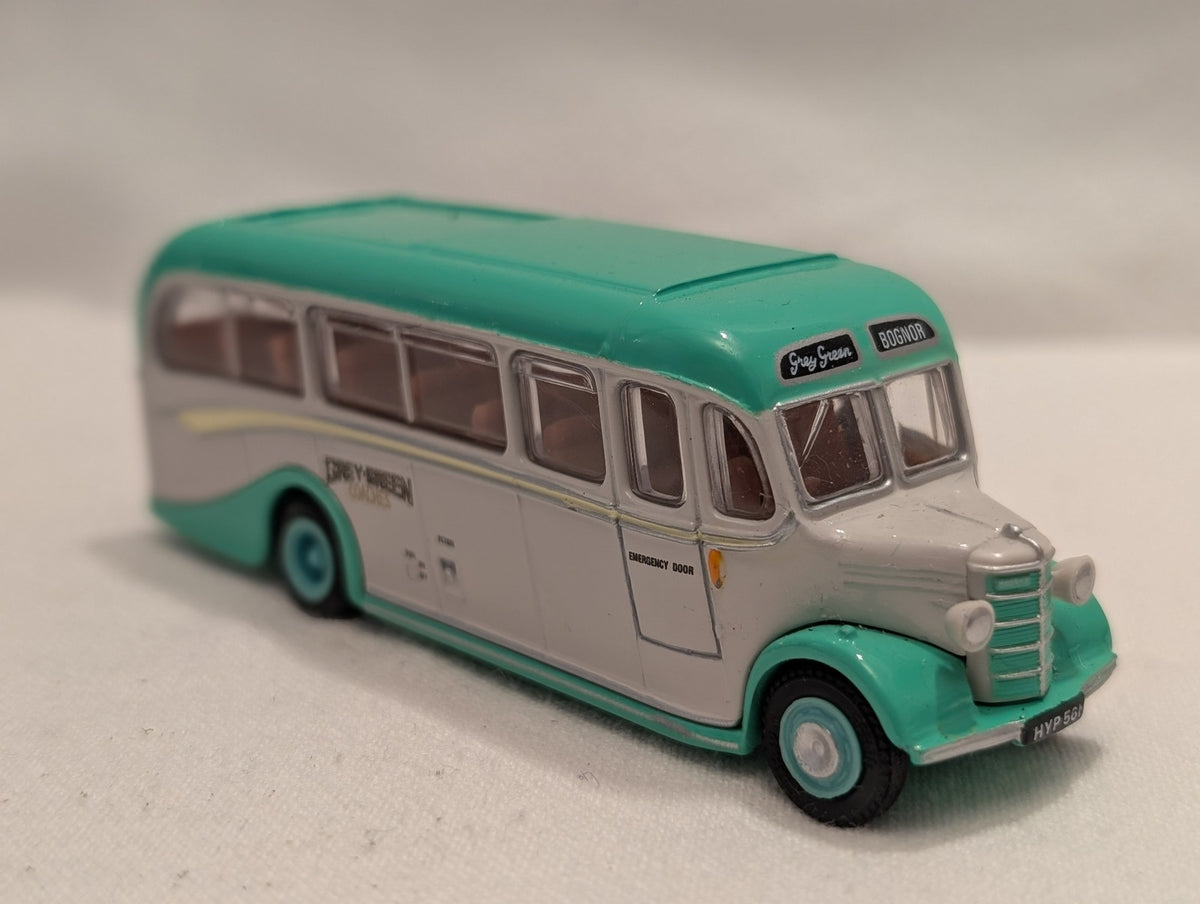 EFE 1:76 Scale Bedford OB Coach Die-cast Coach HYP 561 Grey-Green