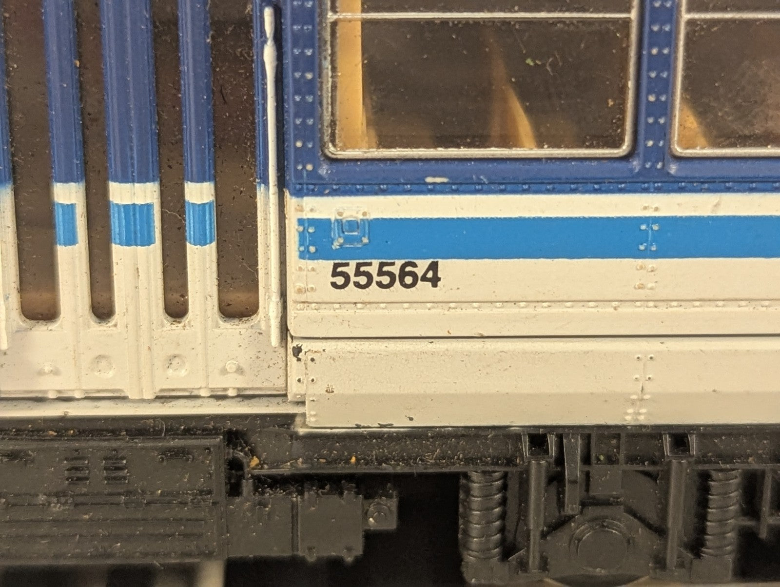 Hornby OO Gauge Class 142 Pacer 2-Car DMU Diesel Multiple Unit , Regional Livery