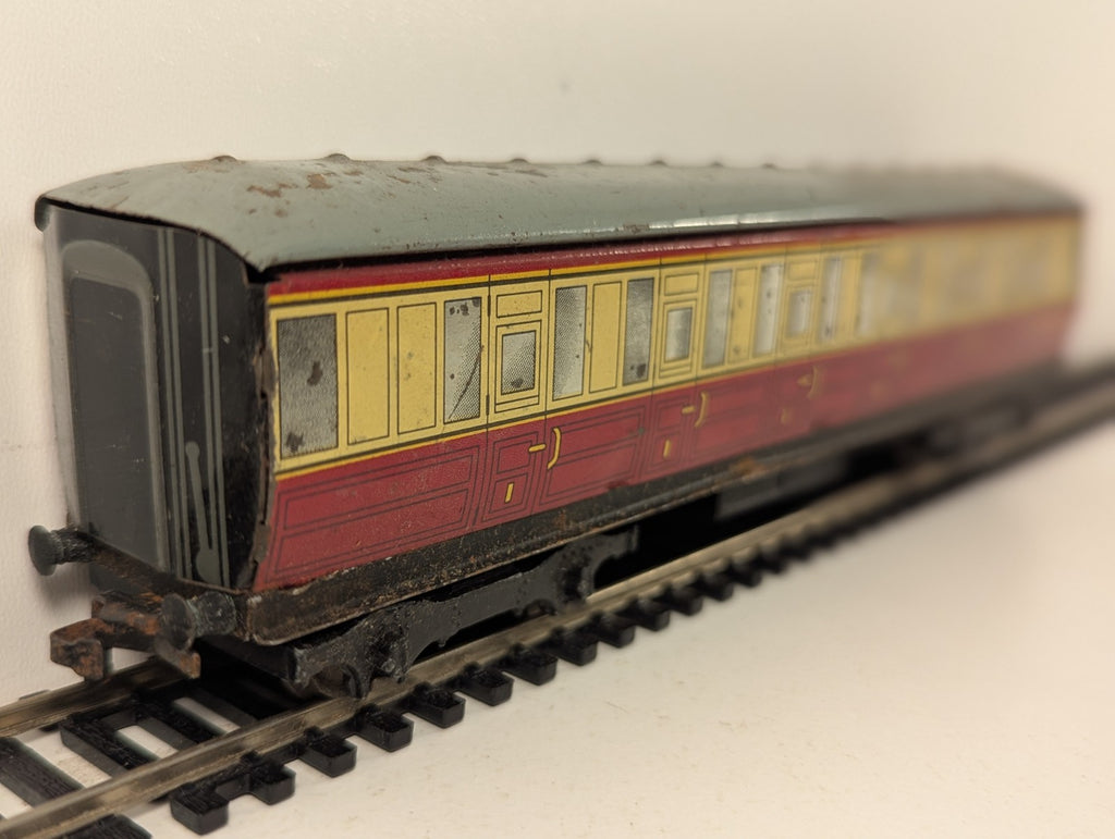 Hornby Dublo Gresley Corridor Third Coach Tinplate OO Gauge