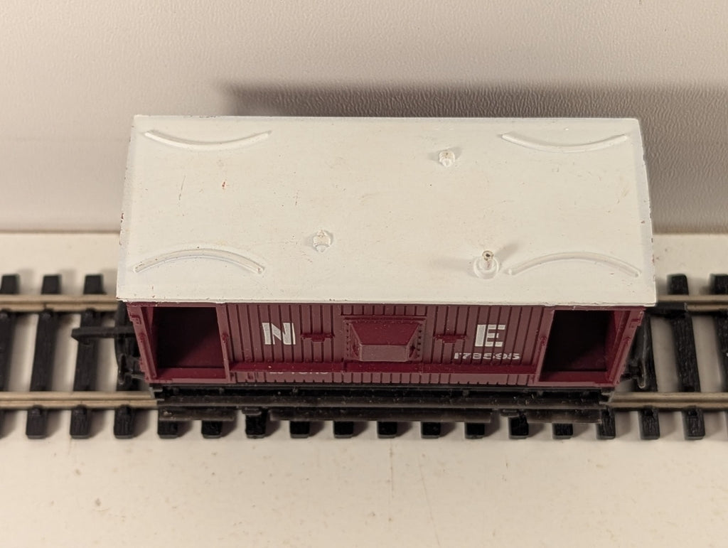 Mainline 37-140 LNER 20 Ton Brake Van OO Gauge
