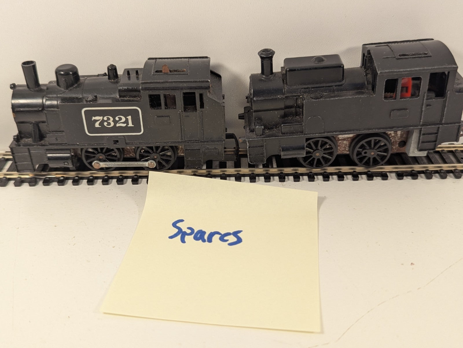 Hornby R500 OO Gauge Clockwork 0-4-0 Pair – Spares Repair