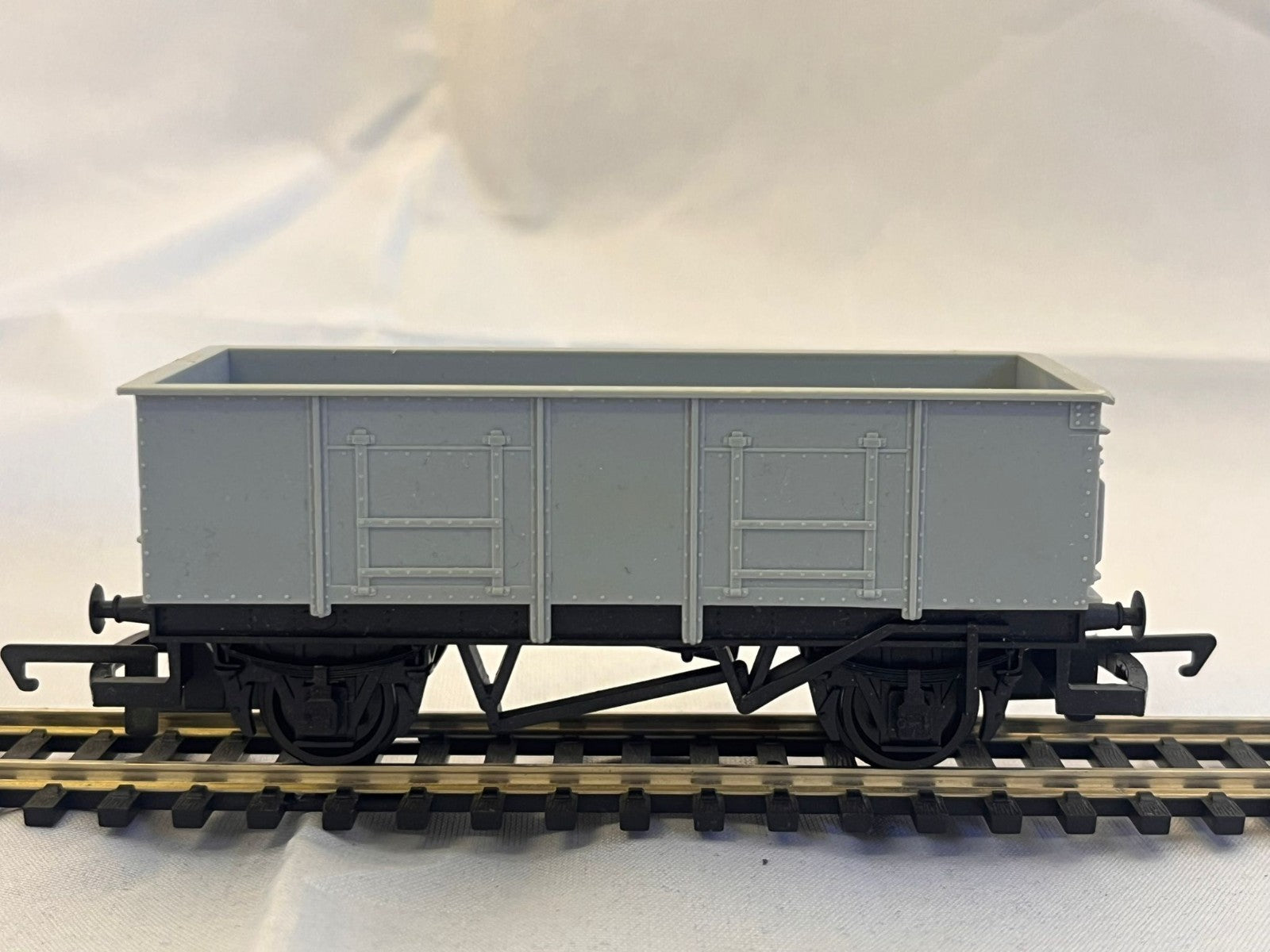 Hornby Large Grey Mineral Wagon