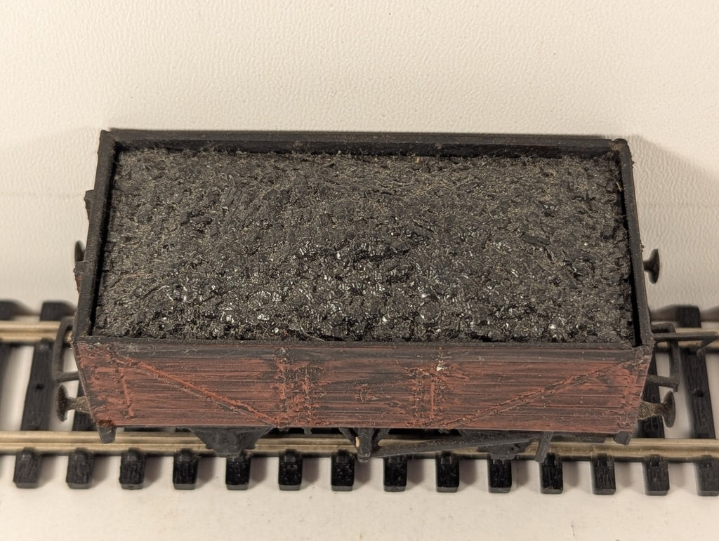 Kitbuilt OO Gauge 7-Plank Open Wagon Goods Wagon Weathered Bauxite