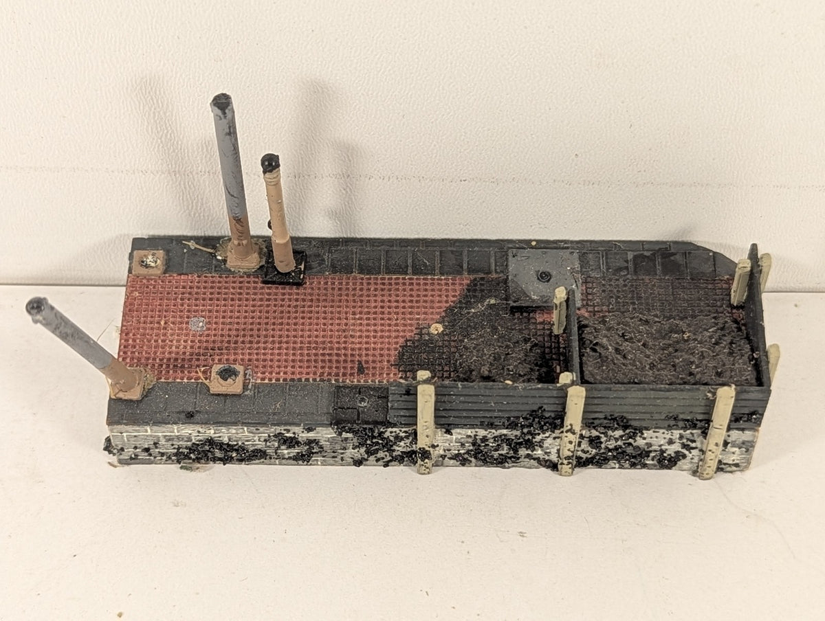 Kit-built OO Gauge Canal Coaling Wharf with Water Crane Scenic & Buildings