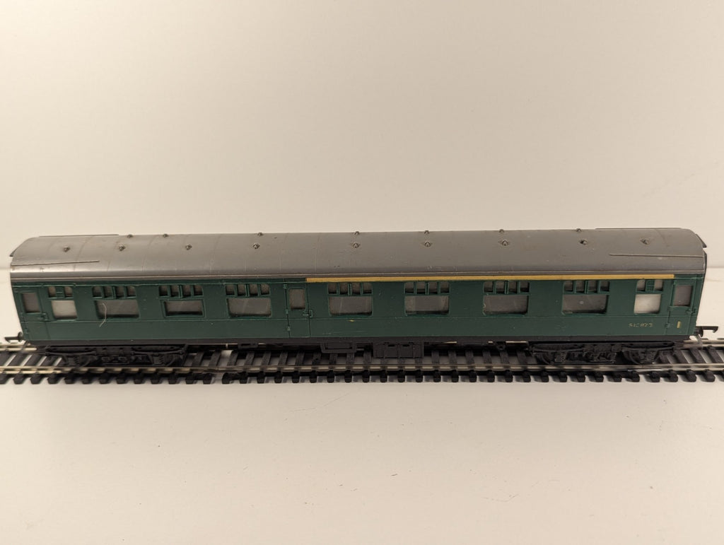 Tri-ang R622 BR Green Mk1 Corridor Composite – S15873