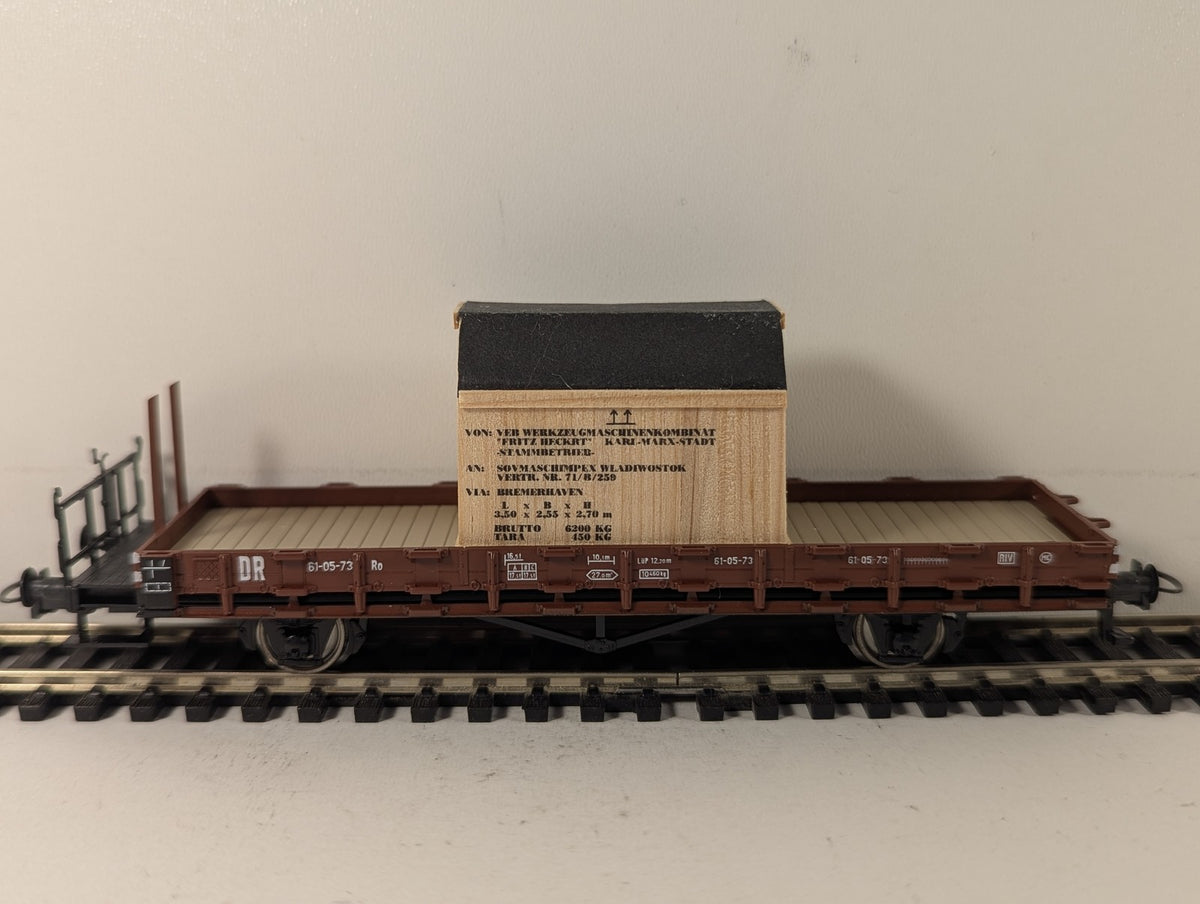 Roco HO Gauge DR Low Side Flat Wagon with Crate Load 61-05-73 DR Brown 47383