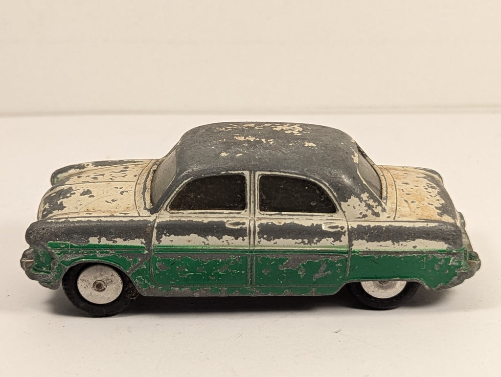 Corgi Toys Ford Zephyr Saloon 1:43 Scale