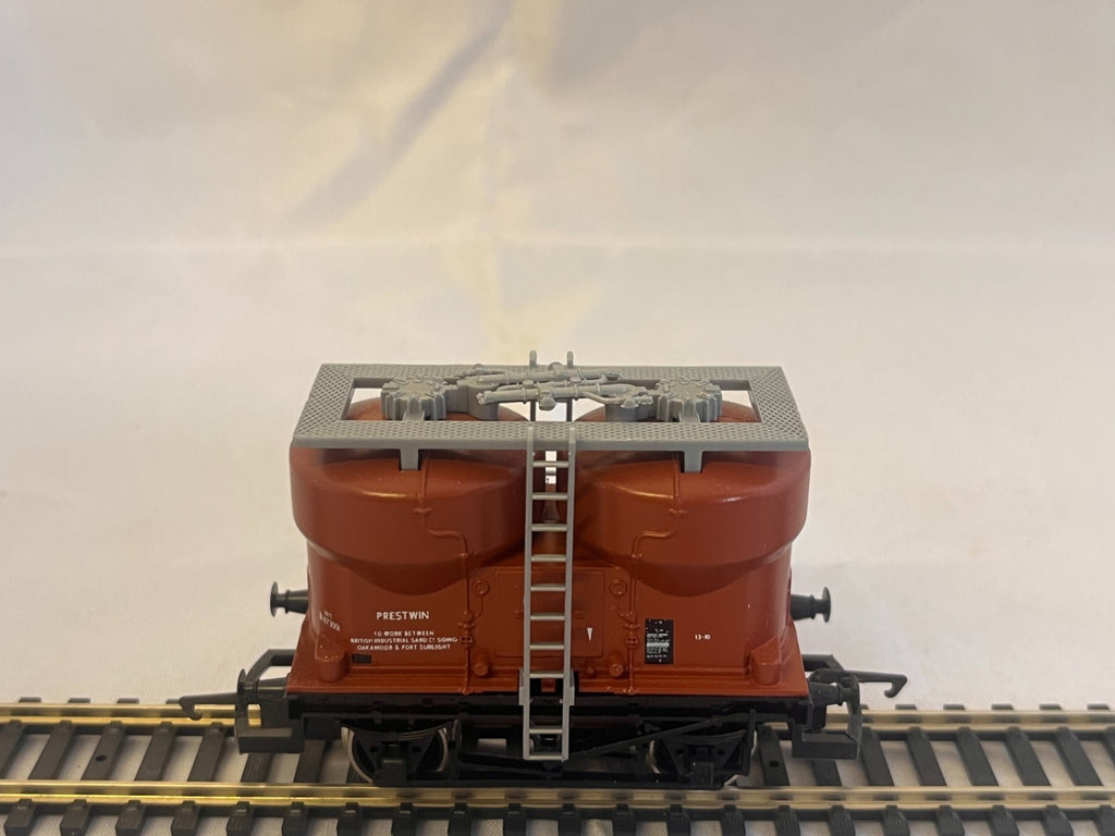 Hornby R723 Prestwin Twin Silo Wagon OO Gauge Boxed