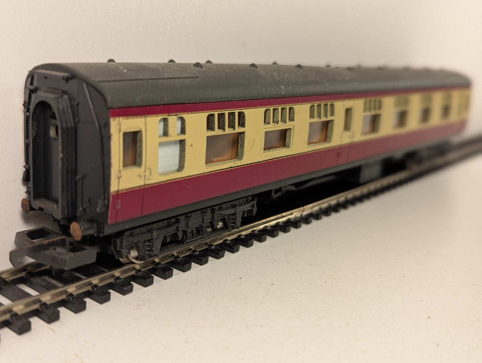 Lima OO Gauge LMS Stanier Corridor First Passenger Coach M34628