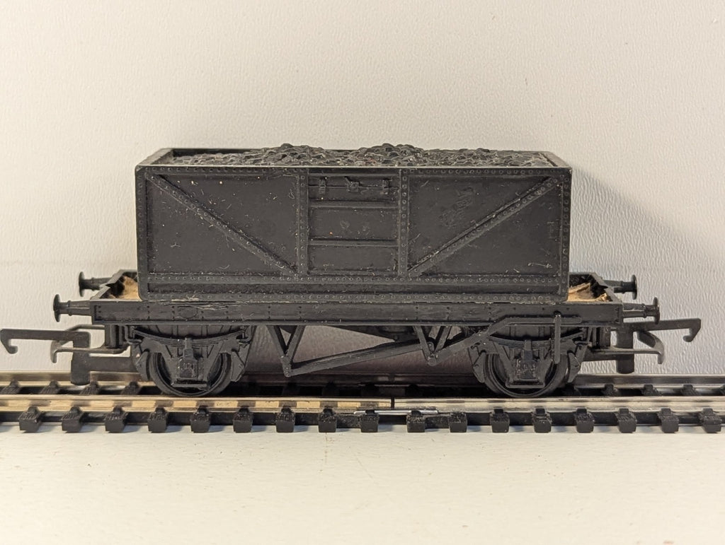 Tri-ang R577A OO Gauge 7-Plank Open Wagon