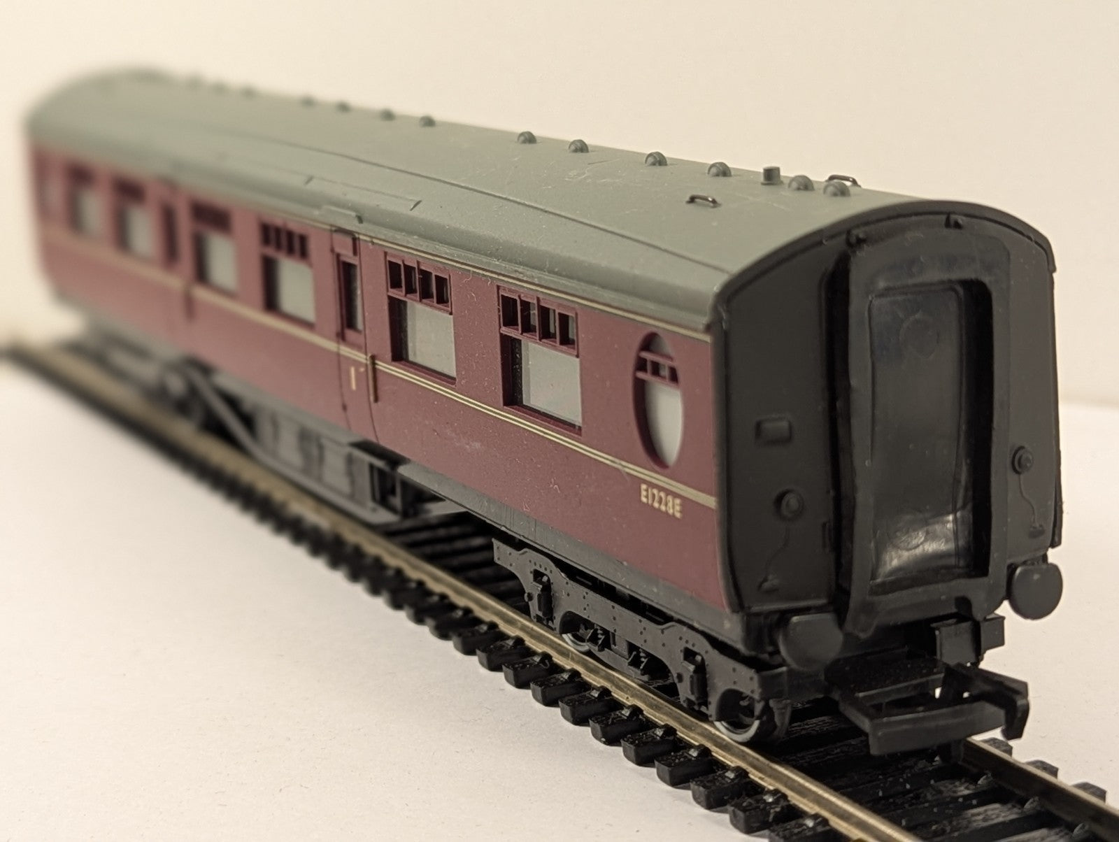 Bachmann Branchline OO Gauge LNER Thompson Brake Composite Coach BR Maroon