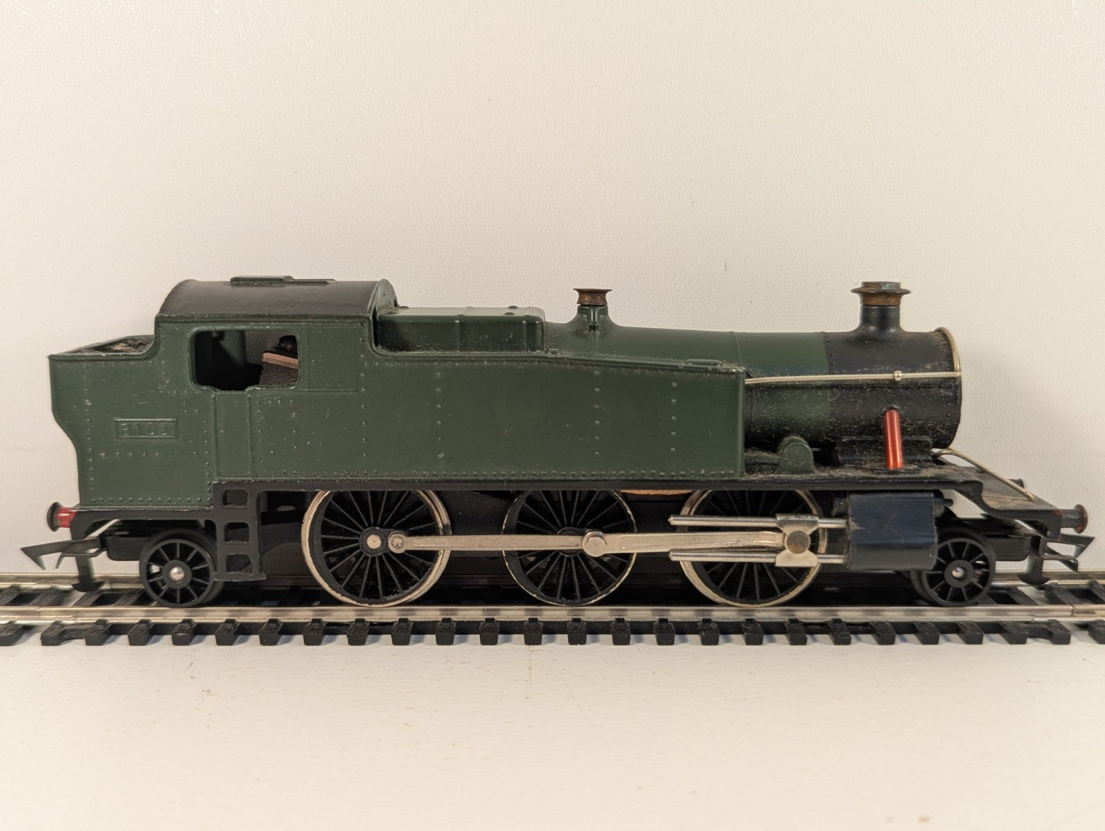 Graham Farish 8105GF OO Gauge GWR Prairie Tank Poor Runner