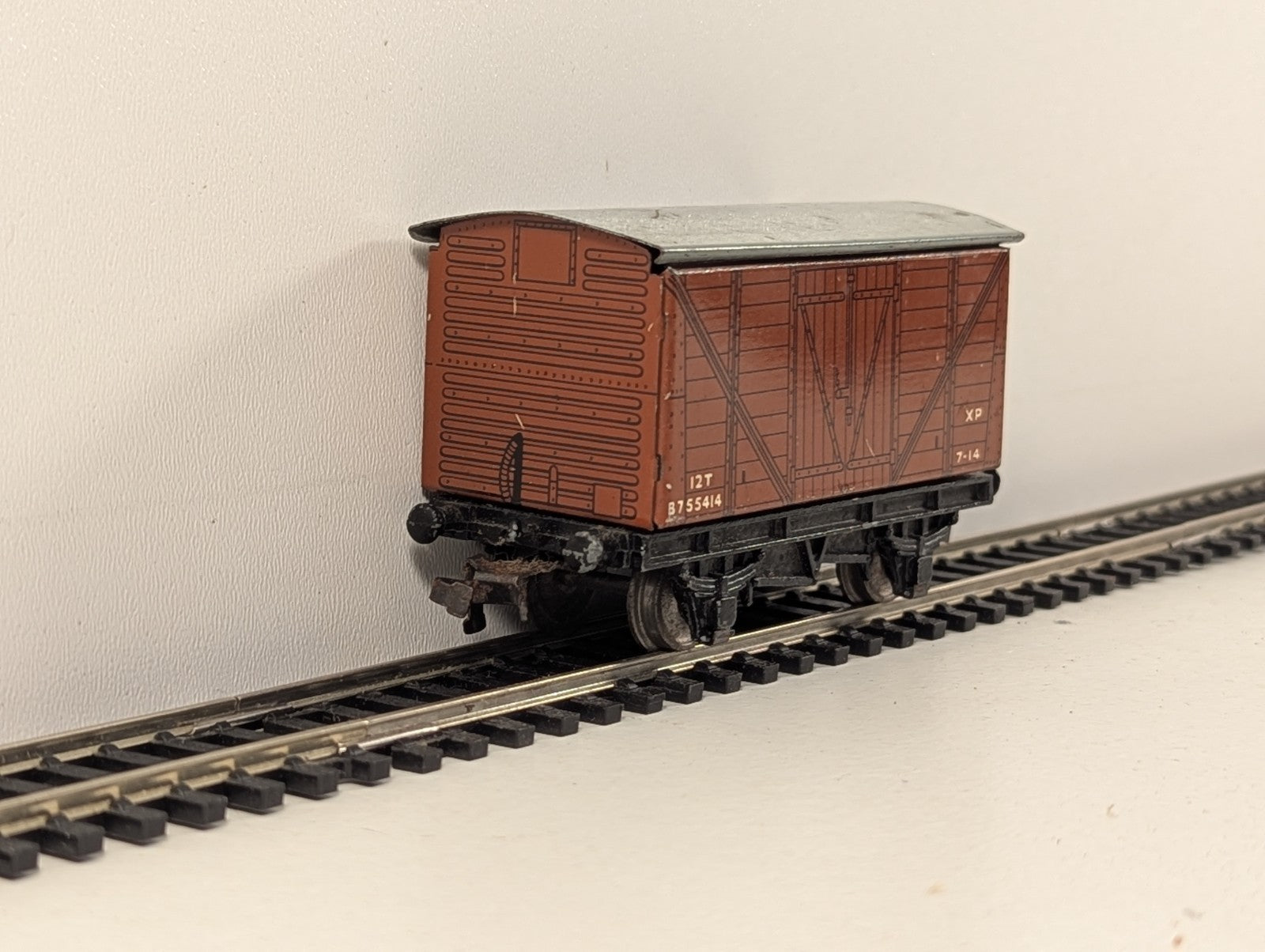 Hornby Dublo OO Gauge 12 Ton Covered Goods Van - Boxed