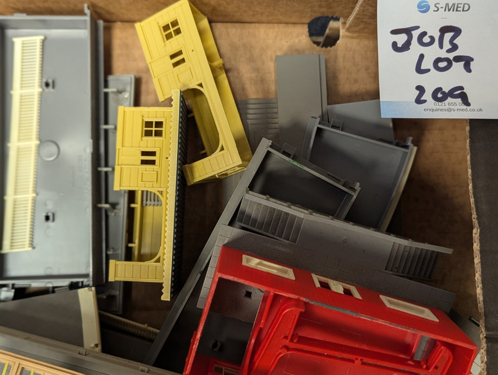OO Gauge Job Lot of Model Railway Spares & Parts - Lot 209