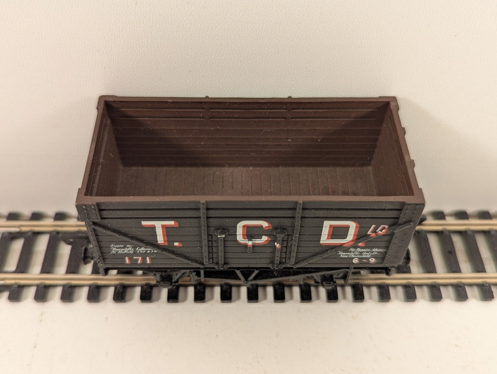 Mainline OO Gauge 37-158 12T 9 Plank Coke Wagon TCD Livery