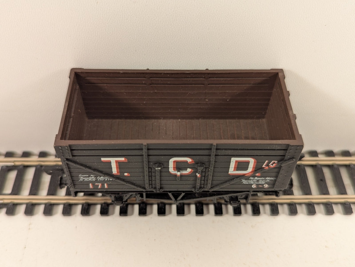 Mainline OO Gauge 37-158 12T 9 Plank Coke Wagon TCD Livery