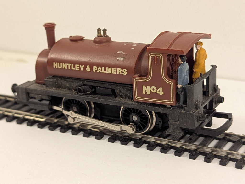 Hornby OO Gauge Holden Class 101 0-4-0ST Locomotive Huntley & Palmer