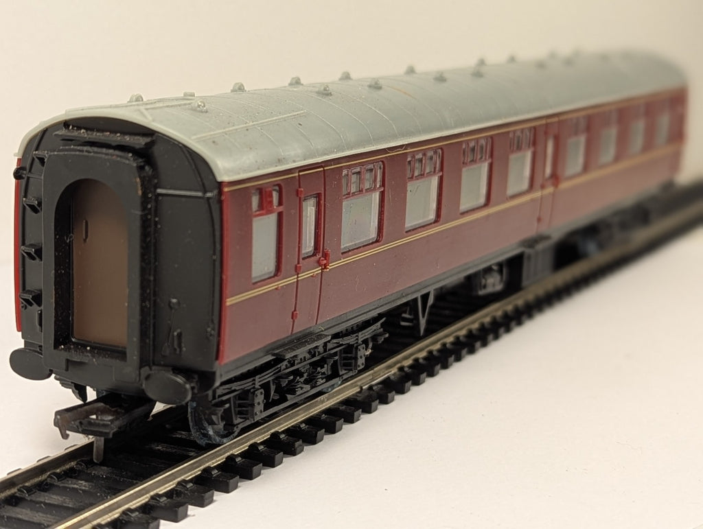 Hachette OO Gaug BR Mk1 SK Corridor Coach (Rusted Wheels)