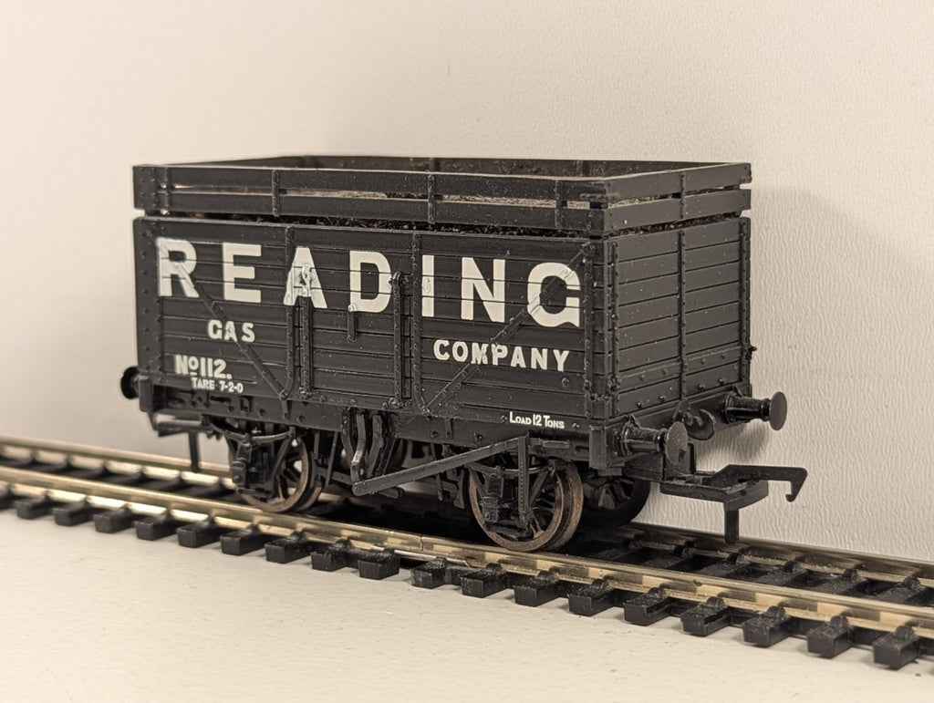 Bachmann Branchline 37-206 OO Gauge Reading Gas Company 8 Plank Coke Wagon