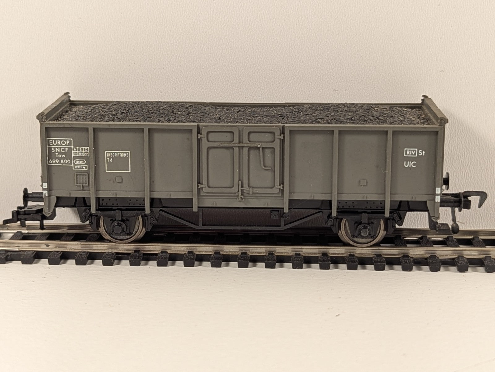 Fleischmann 5206 Gondola Wagon with Coal Load – SNCF – Epoch III