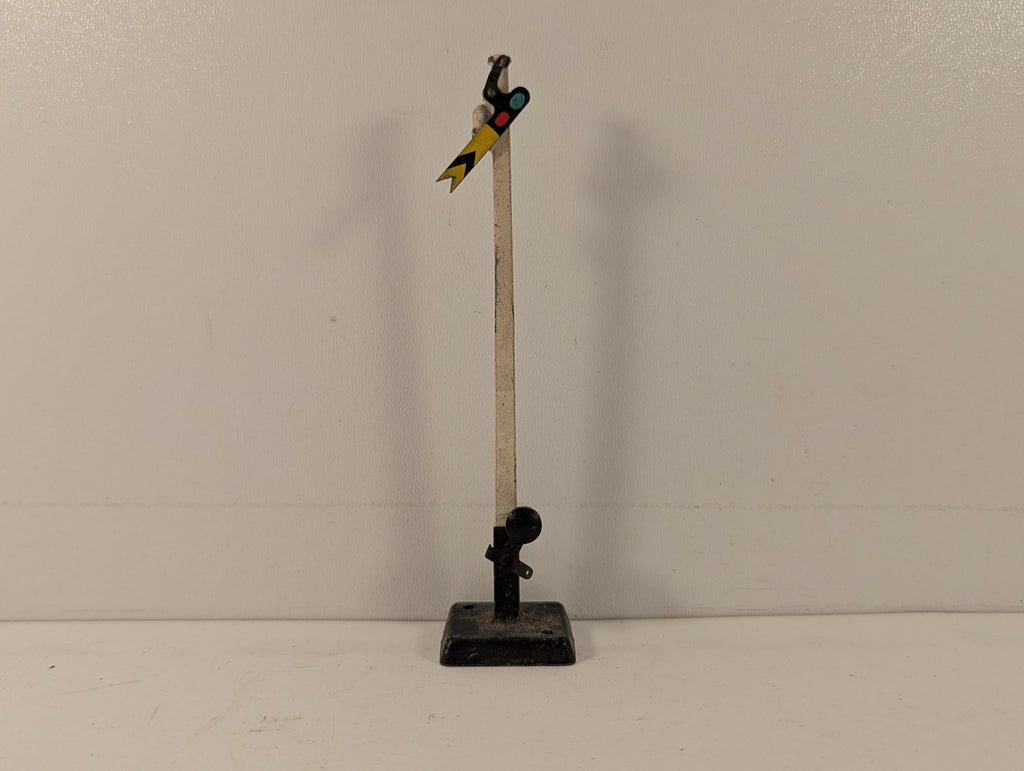 Hornby OO Gauge No. 1 Distant Signal Yellow and black arm with white post