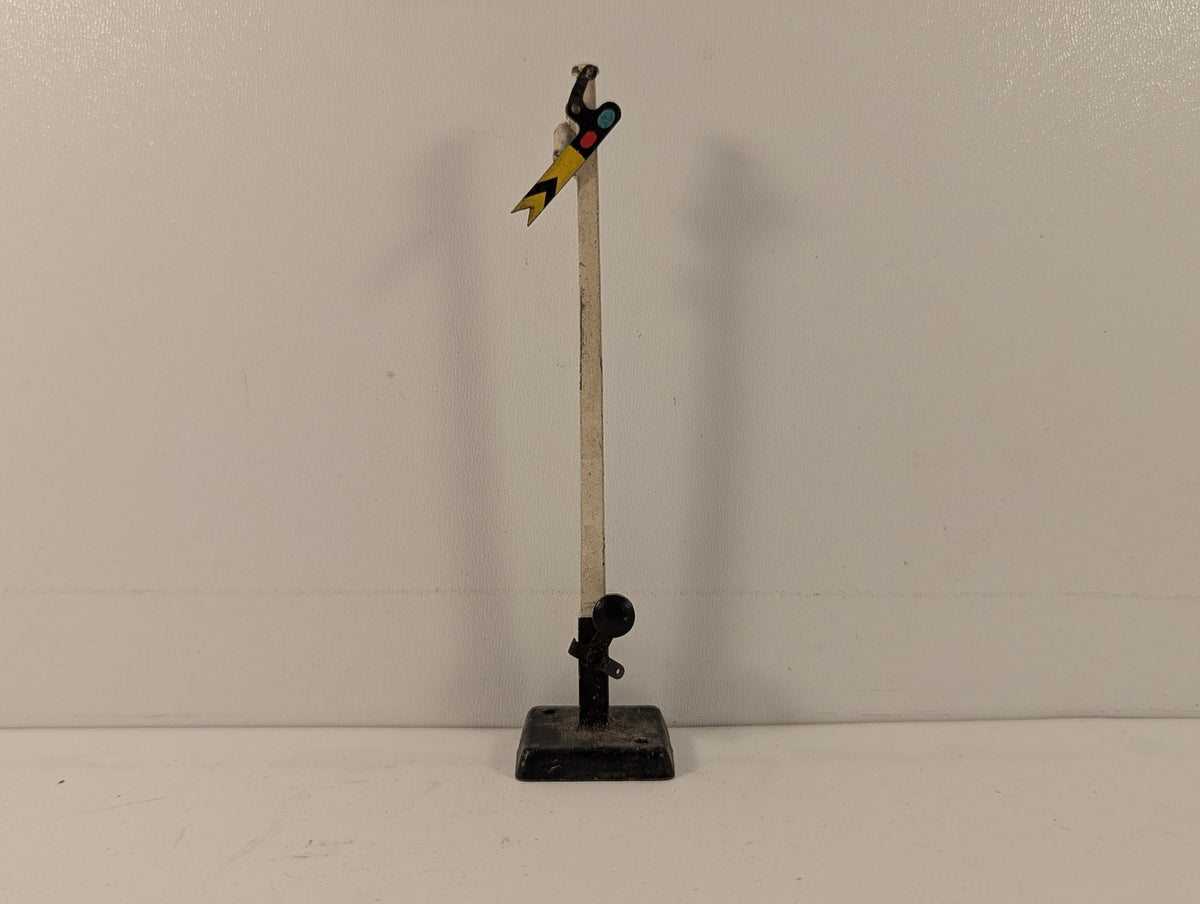 Hornby OO Gauge No. 1 Distant Signal Yellow and black arm with white post