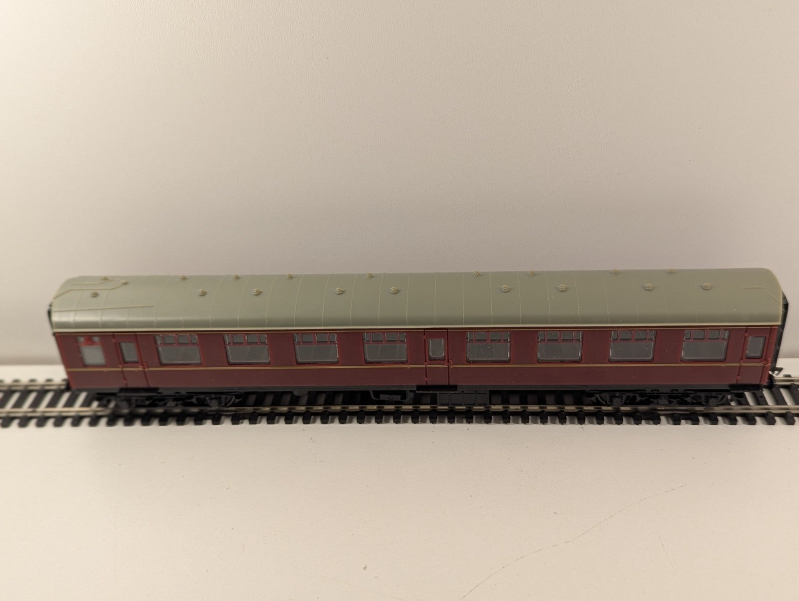 Your Model Railway Village Coach Maroon OO Gauge
