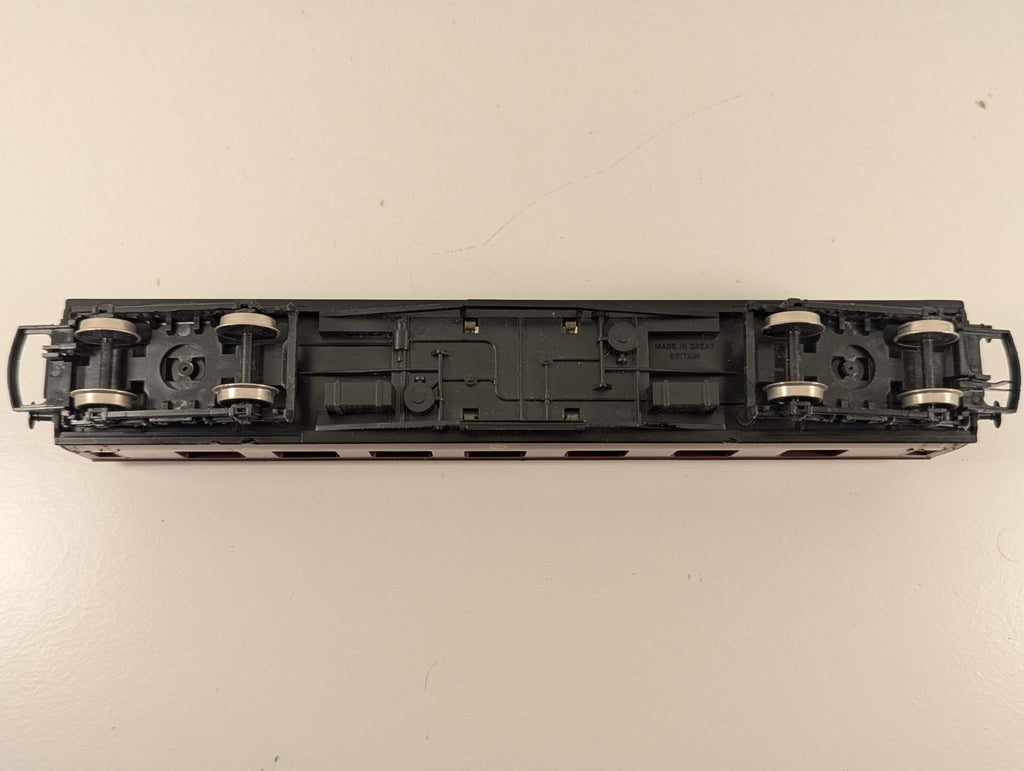 Hornby OO Gauge LMS Brake 3rd Coach 3934 – Crimson Lake