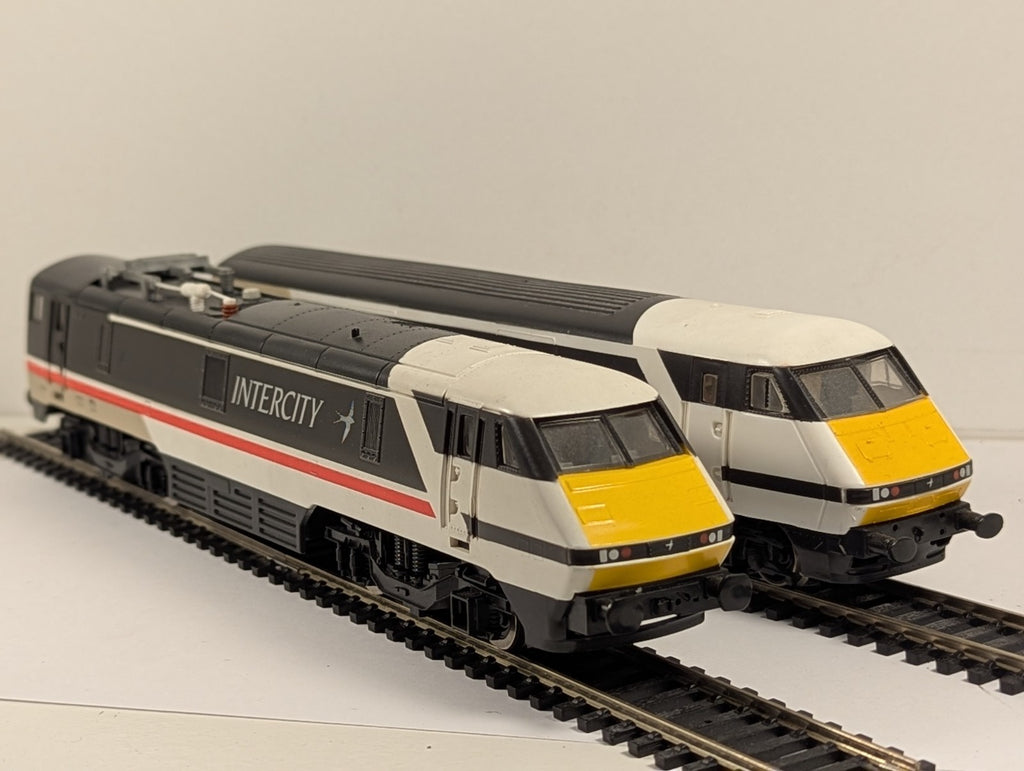 Hornby OO Gauge Class 91 InterCity Swallow - Missing Couplers