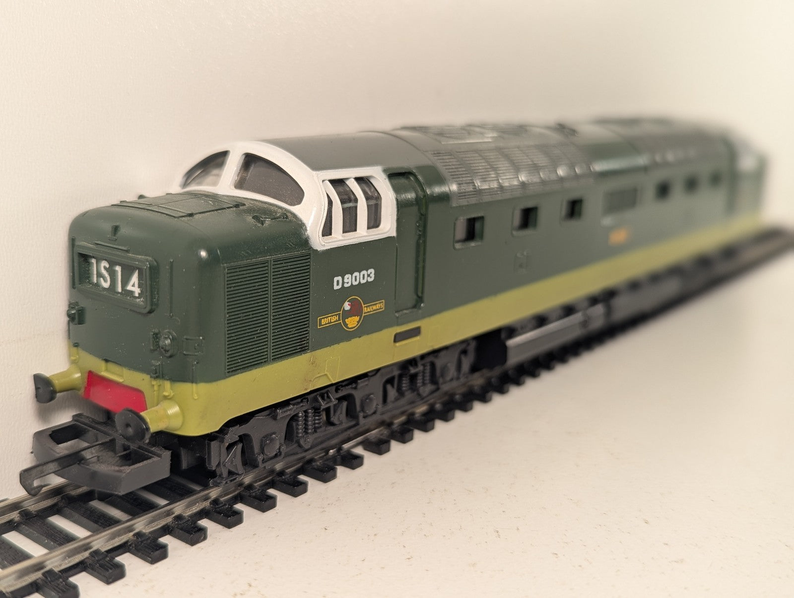 Lima OO Gauge Class 55 Deltic 'Meld' Diesel Locomotive D9003 BR Two-Tone Green