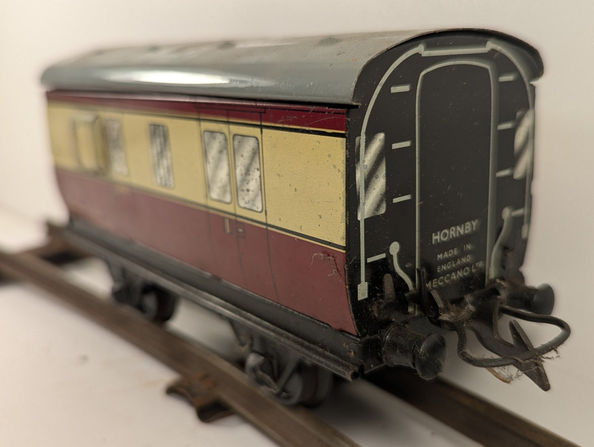 Hornby O Gauge No. 51 Passenger Brake Van Rolling Stock BR Crimson and Cream
