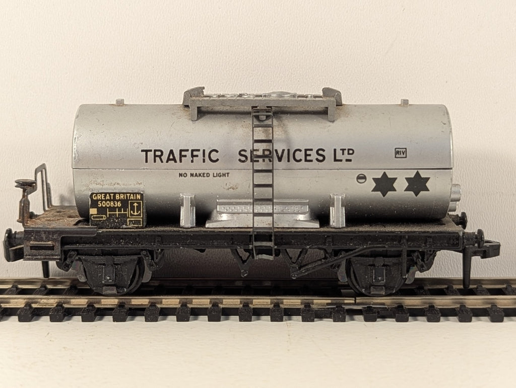 Hornby Dublo OO Gauge 4679 Silver Traffic Services Ltd Tank Wagon