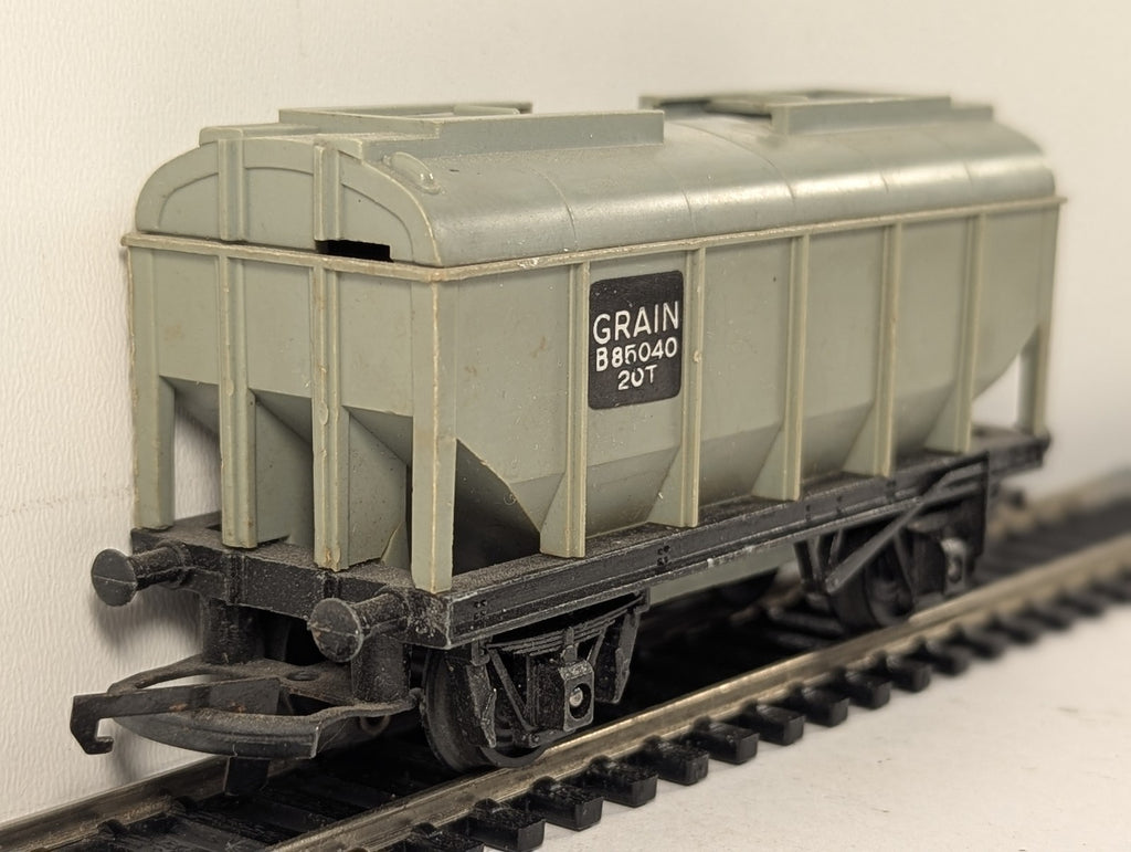 Tri-ang OO Gauge 20 Ton Grain Wagon Goods Wagon B85040 BR Grey R214