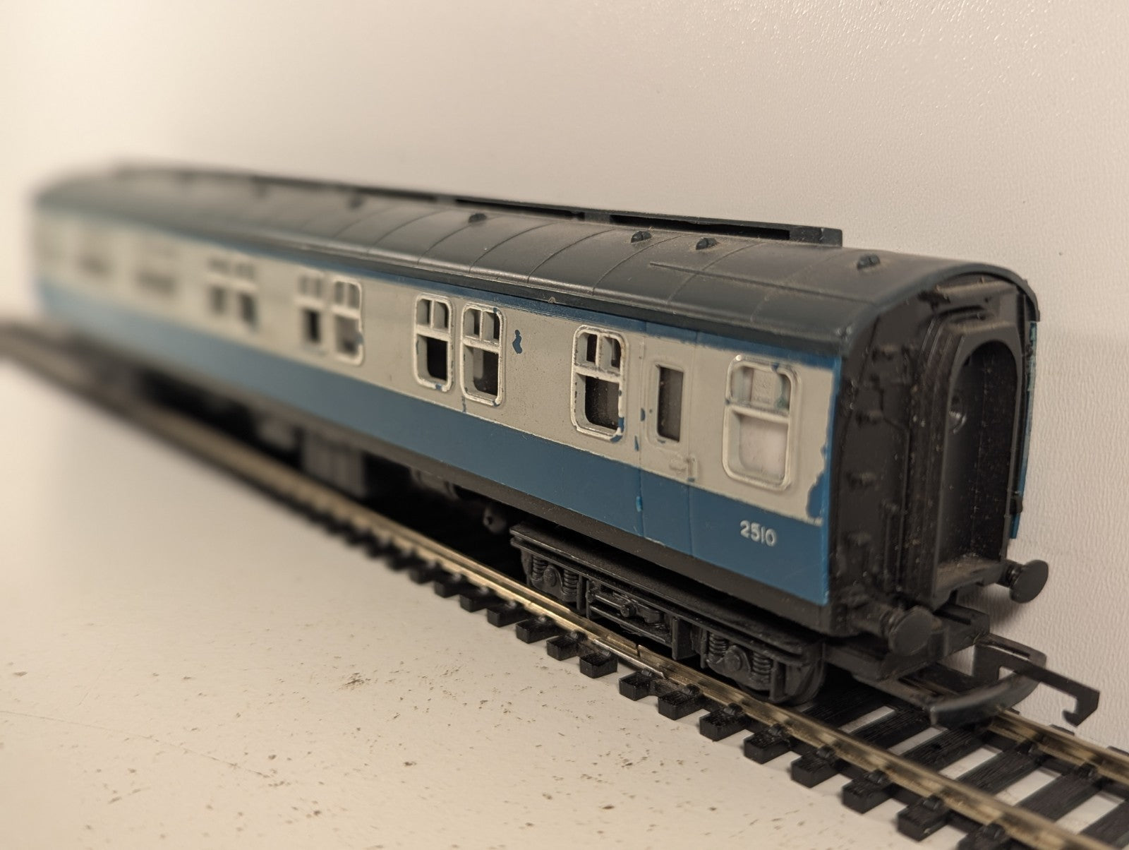 Hornby R416  OO Gauge BR Mk1 Sleeper Coach 2510 BR Blue & Grey