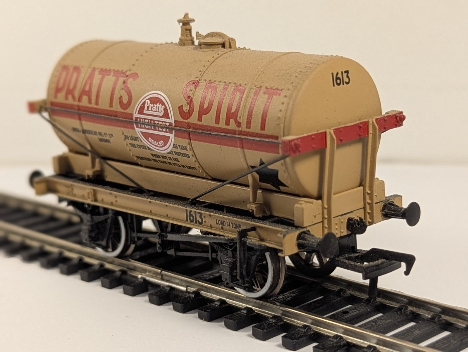 Bachmann OO Gauge 14 Ton Tank Wagon Pratts Spirit Goods Wagon 1613
