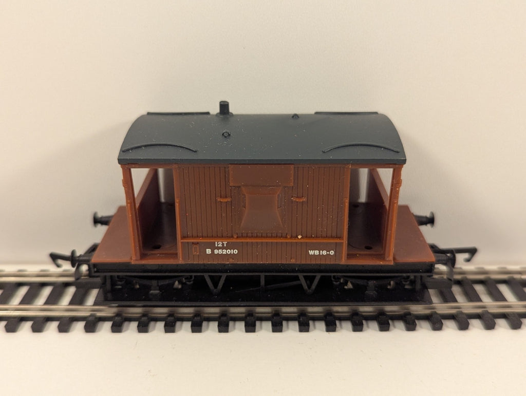 Hornby OO Gauge BR Standard Brake Van