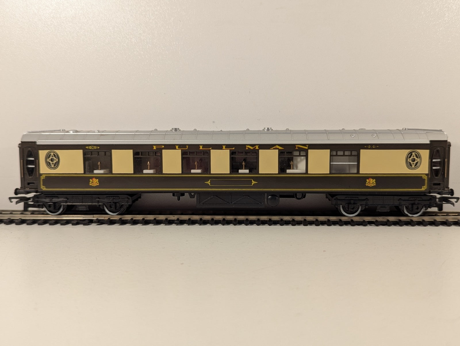 Hornby R.223 Pullman 1st Class Parlour Car