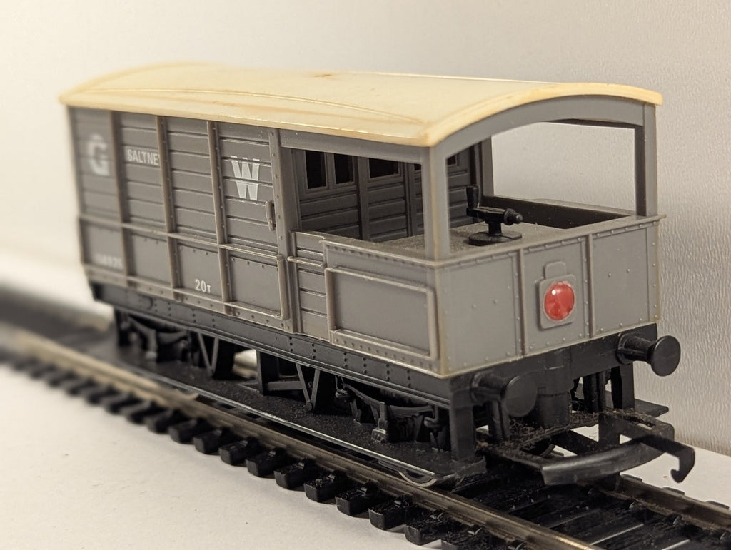Hornby OO Gauge GWR 20t Toad Brake Van 'Saltney' 114925 GWR Grey R122