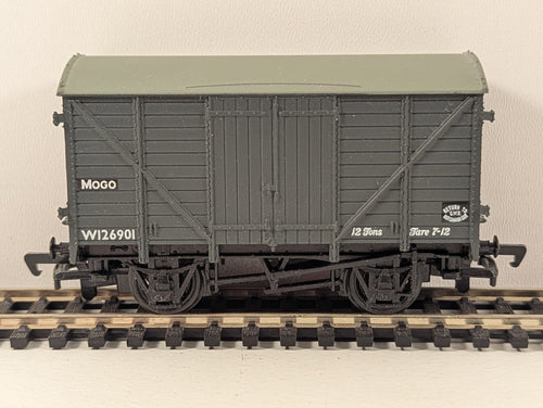 Bachmann Branchline OO Gauge 12-Ton ‘Mogo’ Van Wagon in BR Grey