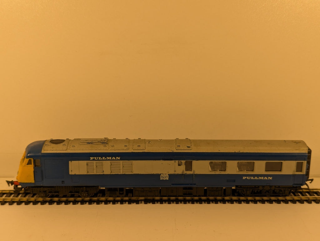 Tri-angHornby R555 OOGauge BR Blue Pullman Class 251 DMU Power Car - non runner