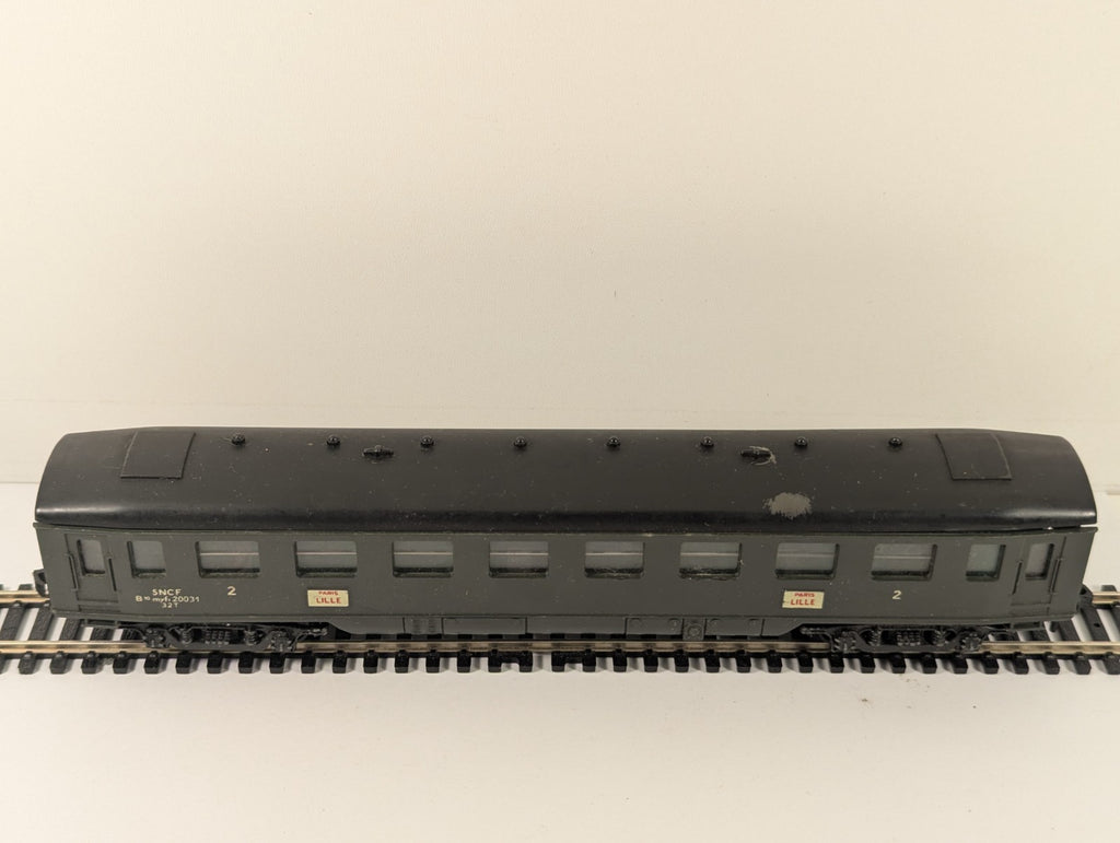 Hornby-Acho 733 HO Gauge SNCF 2nd Class Passenger Coach