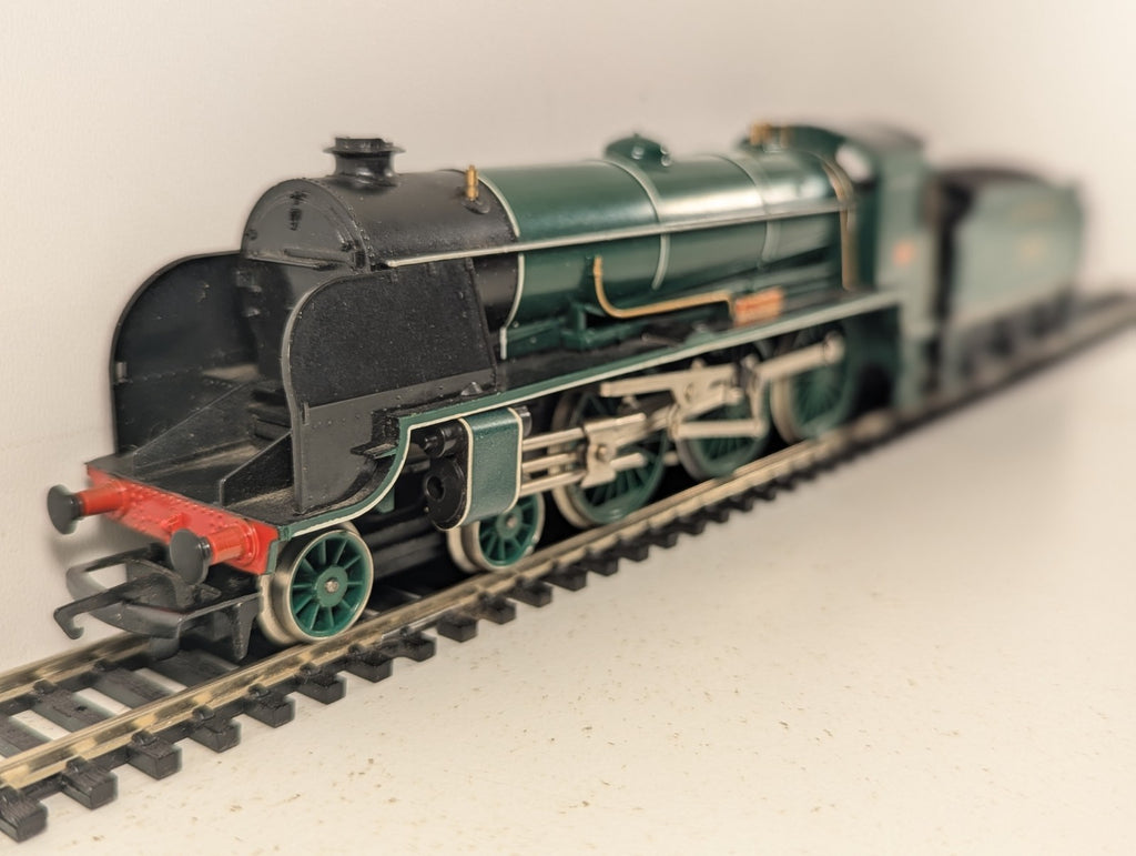 Hornby OO Gauge King Arthur Class 'Sir Dinadan' Steam Locomotive 79