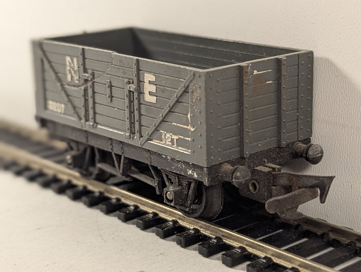 Tri-ang OO Gauge NE 5-Plank Open Wagon Goods Wagon 3207 NE Grey R.10