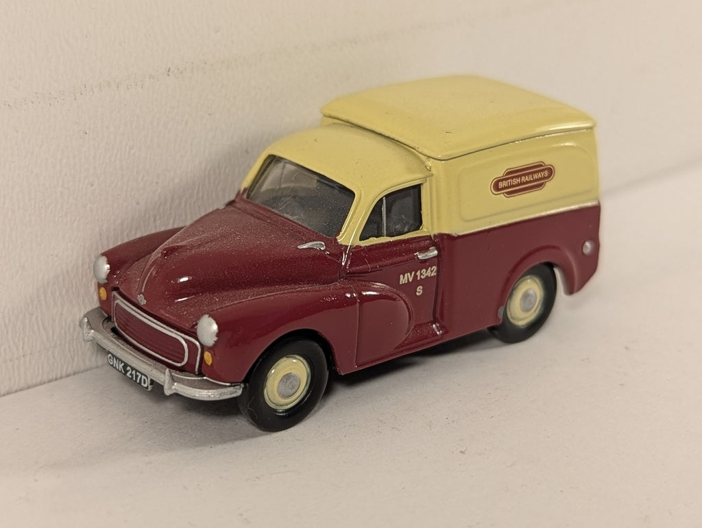 Classix 1:76 Scale / OO Gauge Morris Minor Van Road Vehicle MV 1342 S