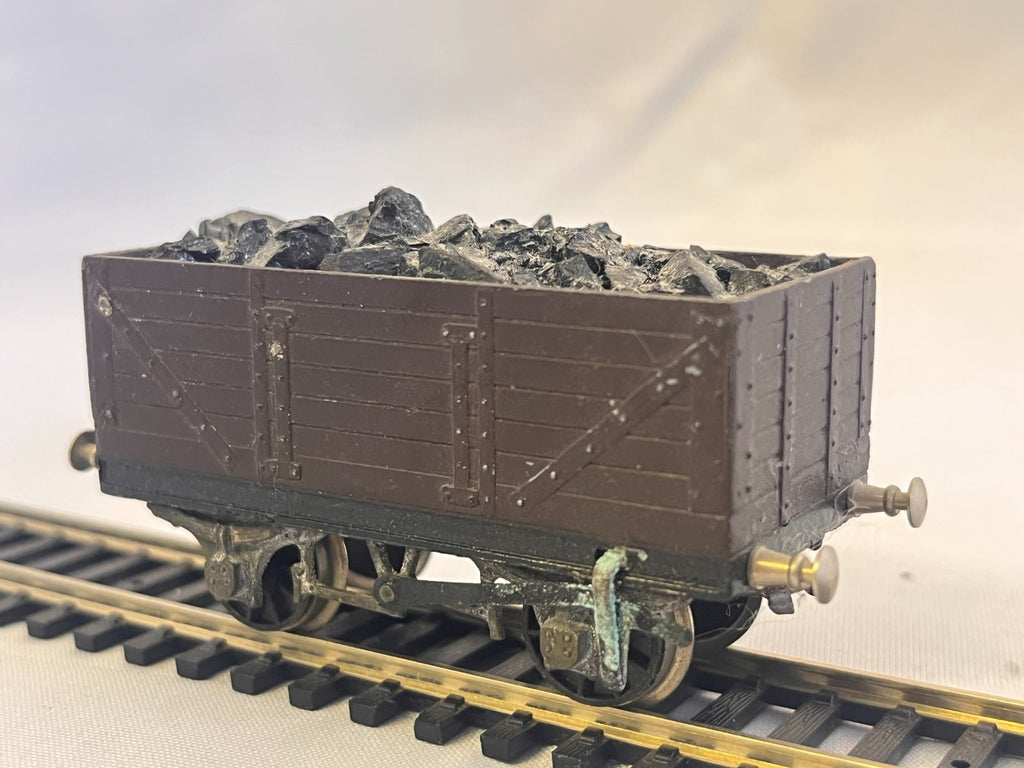 Graham Farish OO Gauge 7 Plank Wagon Brown