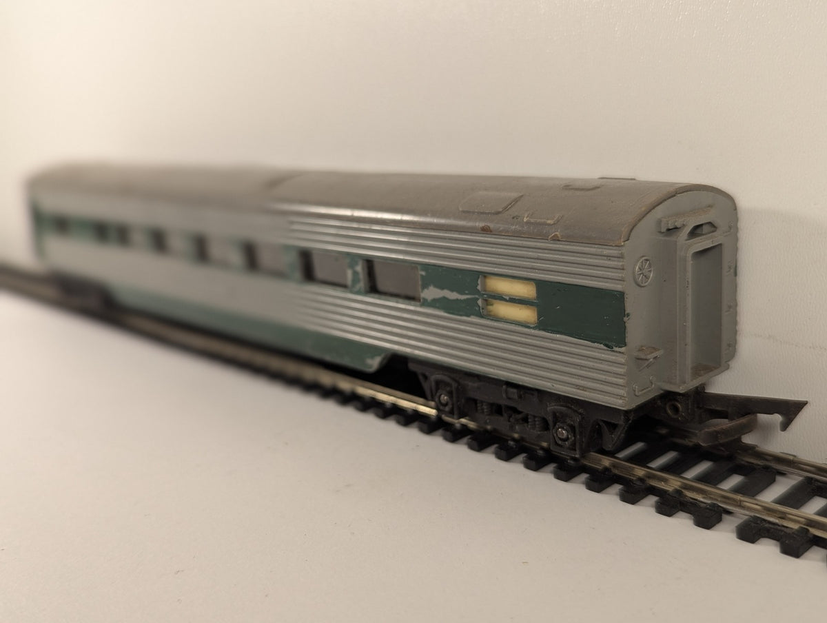 Tri-ang OO Gauge Transcontinental Passenger Coach Silver R.24/25
