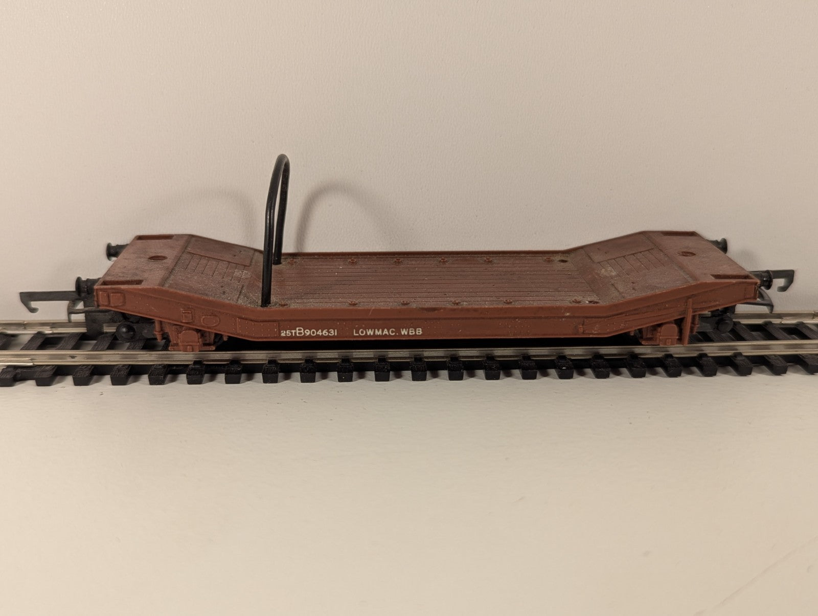 Wrenn W4652 Lowmac Well Wagon – OO Gauge