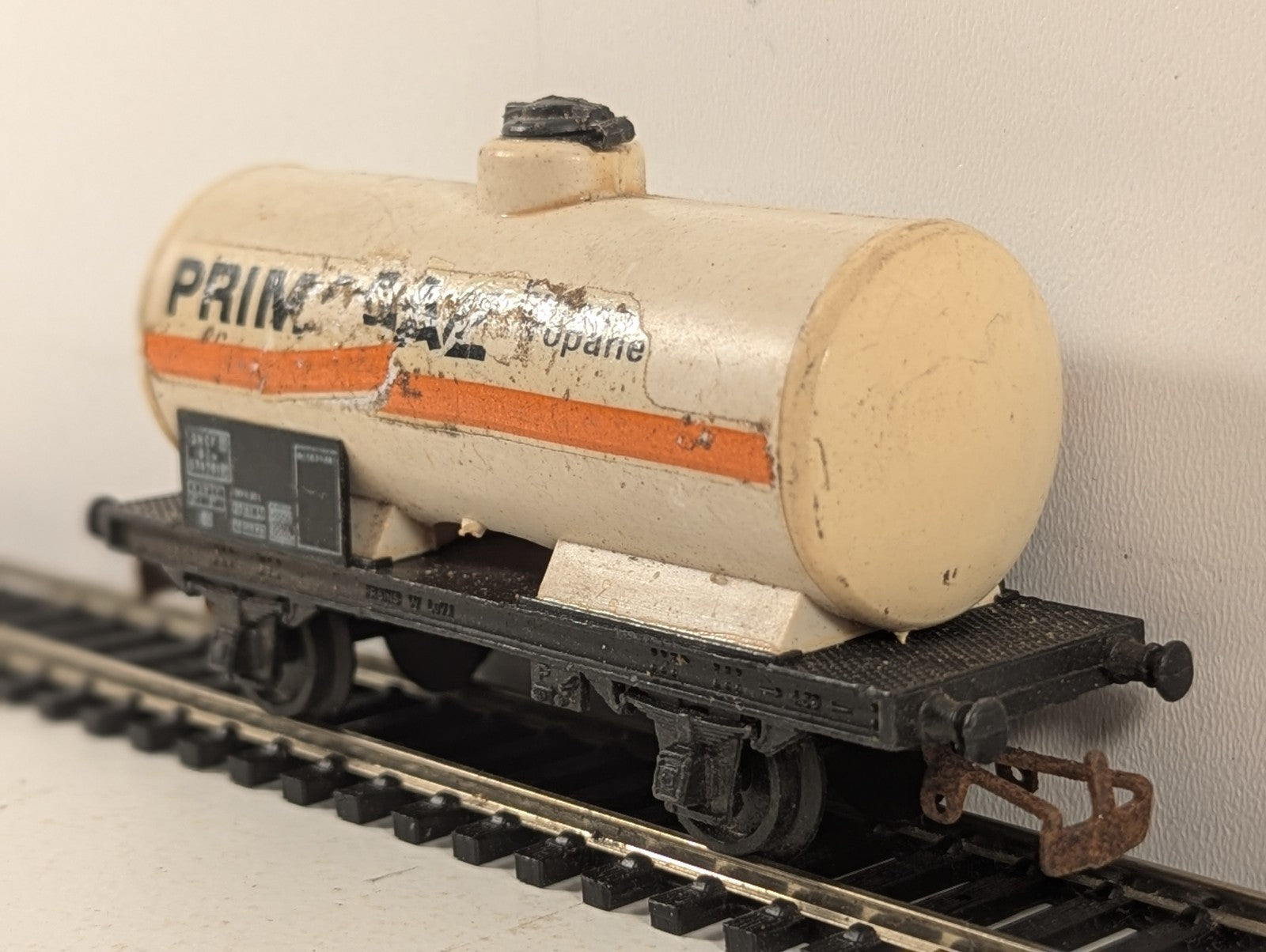 Jouef HO Gauge Primagaz Butane Propane Tanker Tank Wagon 574781 649